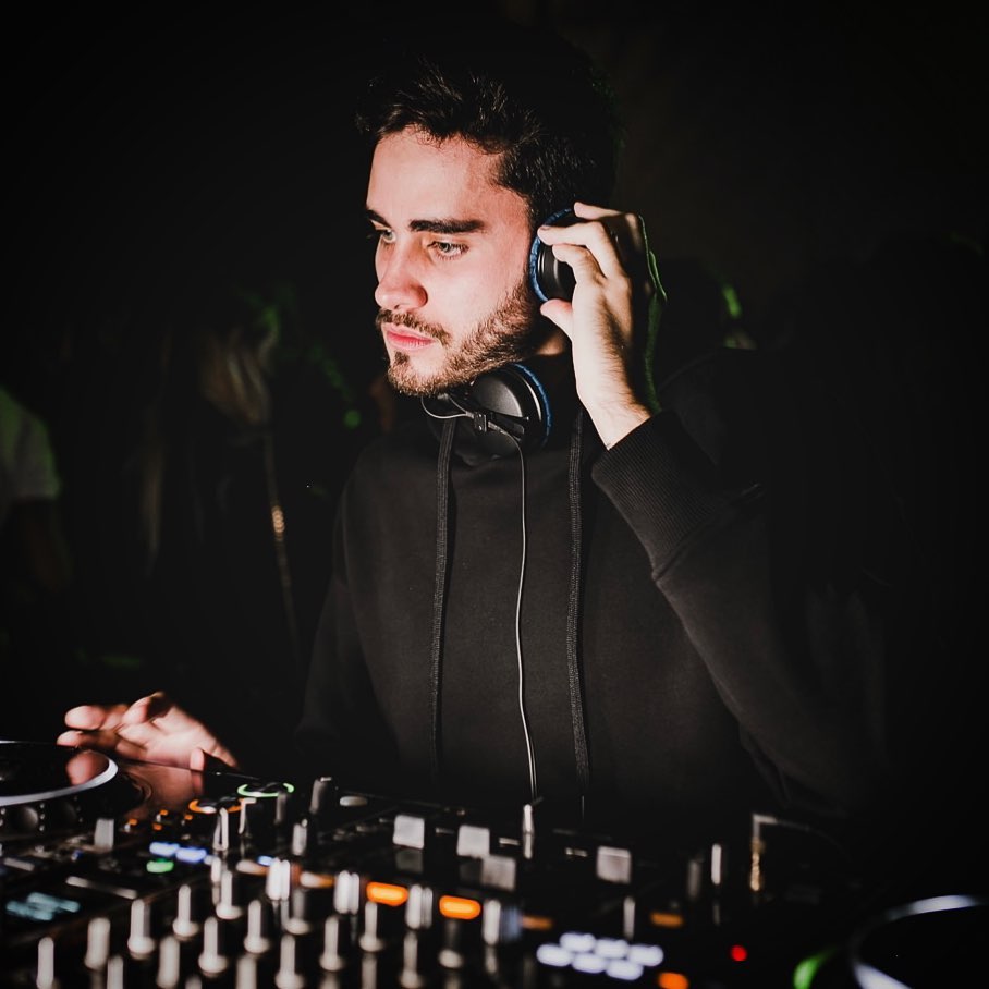 THEUSS LEVA O BRASIL À HABITAT SELO DO MIND AGAINST