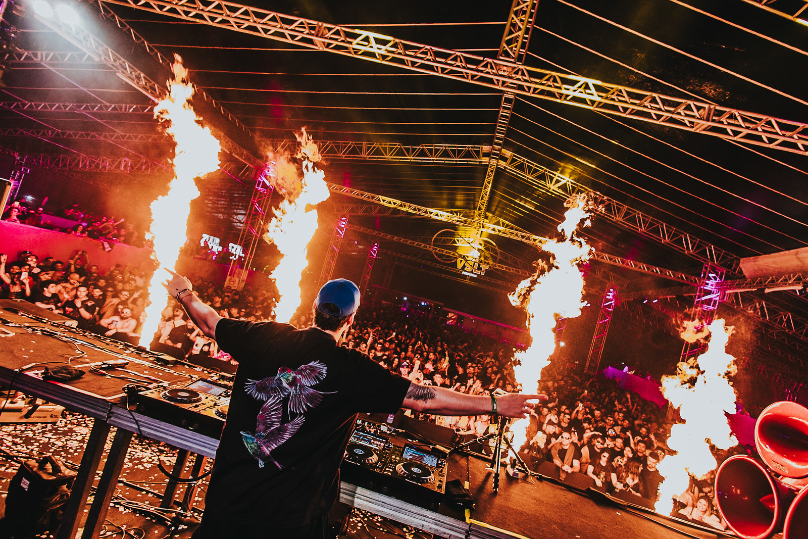 Never Ends comemora 4 anos com Maz, Bhaskar e Departamento