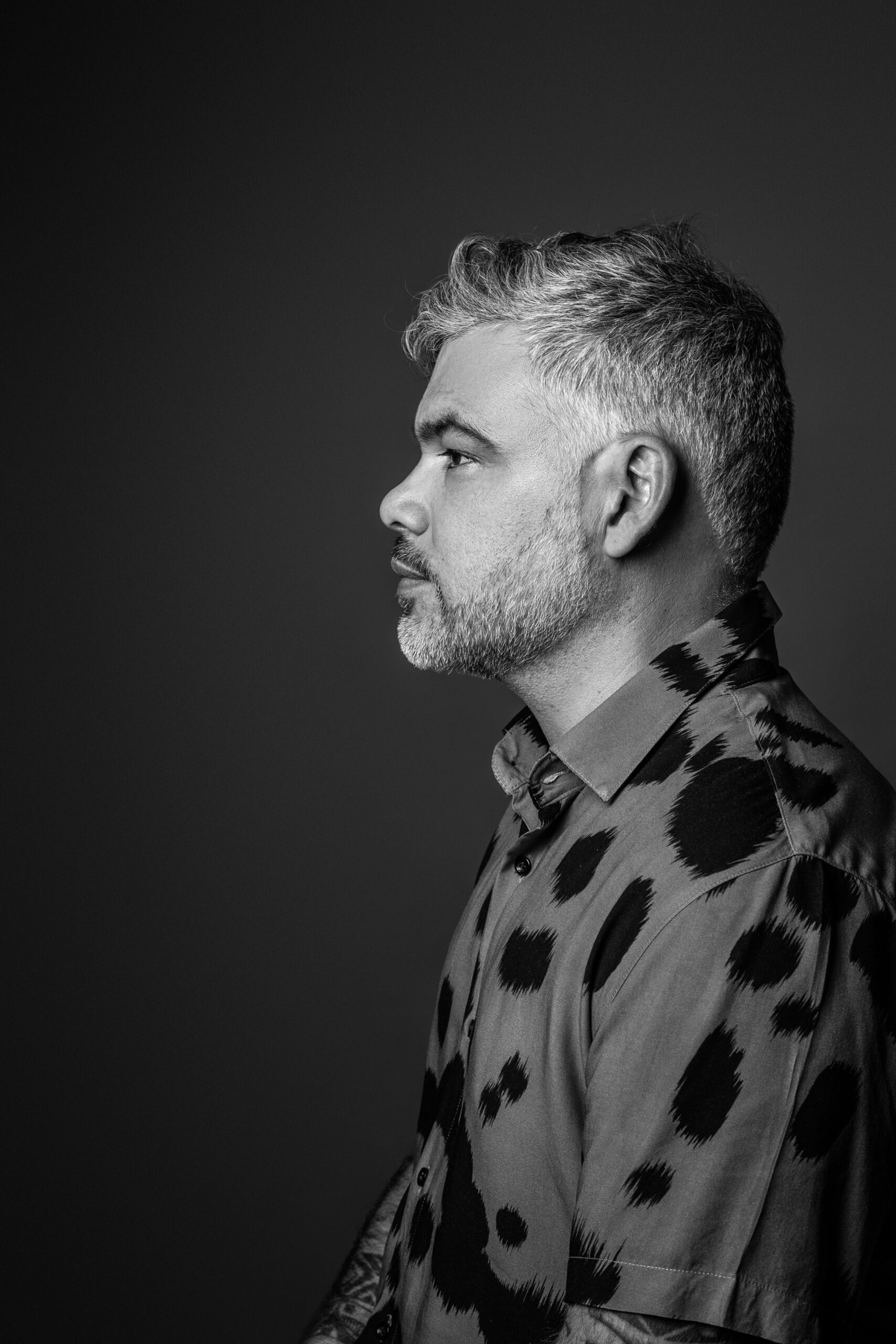 Leo Janeiro abre os caminhos para seu primeiro álbum de estúdio com EP que une a brisa carioca, jazz, disco e house