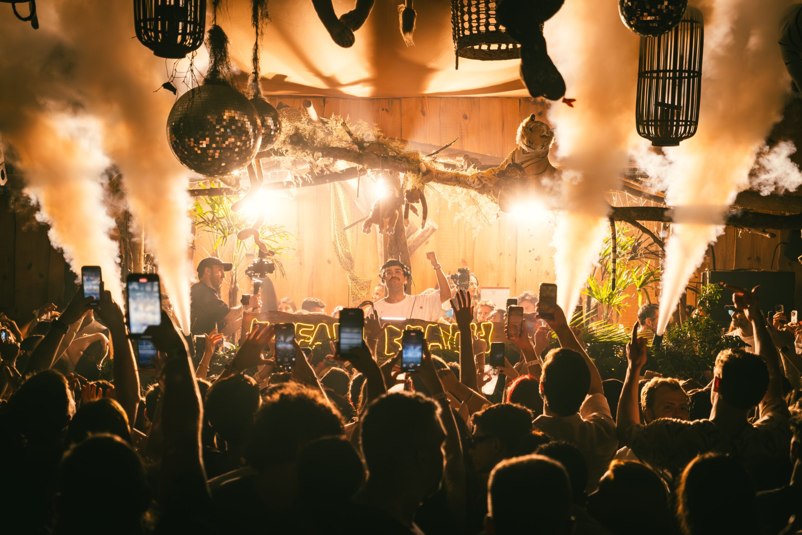 Com ANOTR, Antdot e Guy Gerber, Safari Beach Jurerê lança verão inesquecível