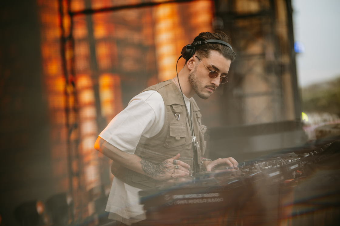 DJ Meszo vence competição da Tomorrowland Academy e se apresenta no Tomorrowland Brasil 2025