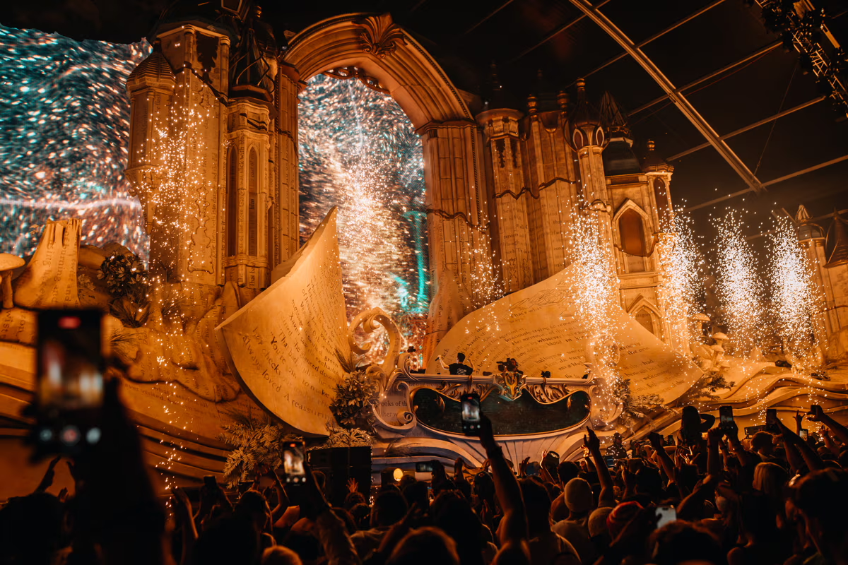 A Magia do Tomorrowland em Xangai com Dimitri Vegas, Amelie Lens, Don Diablo e muitos outros