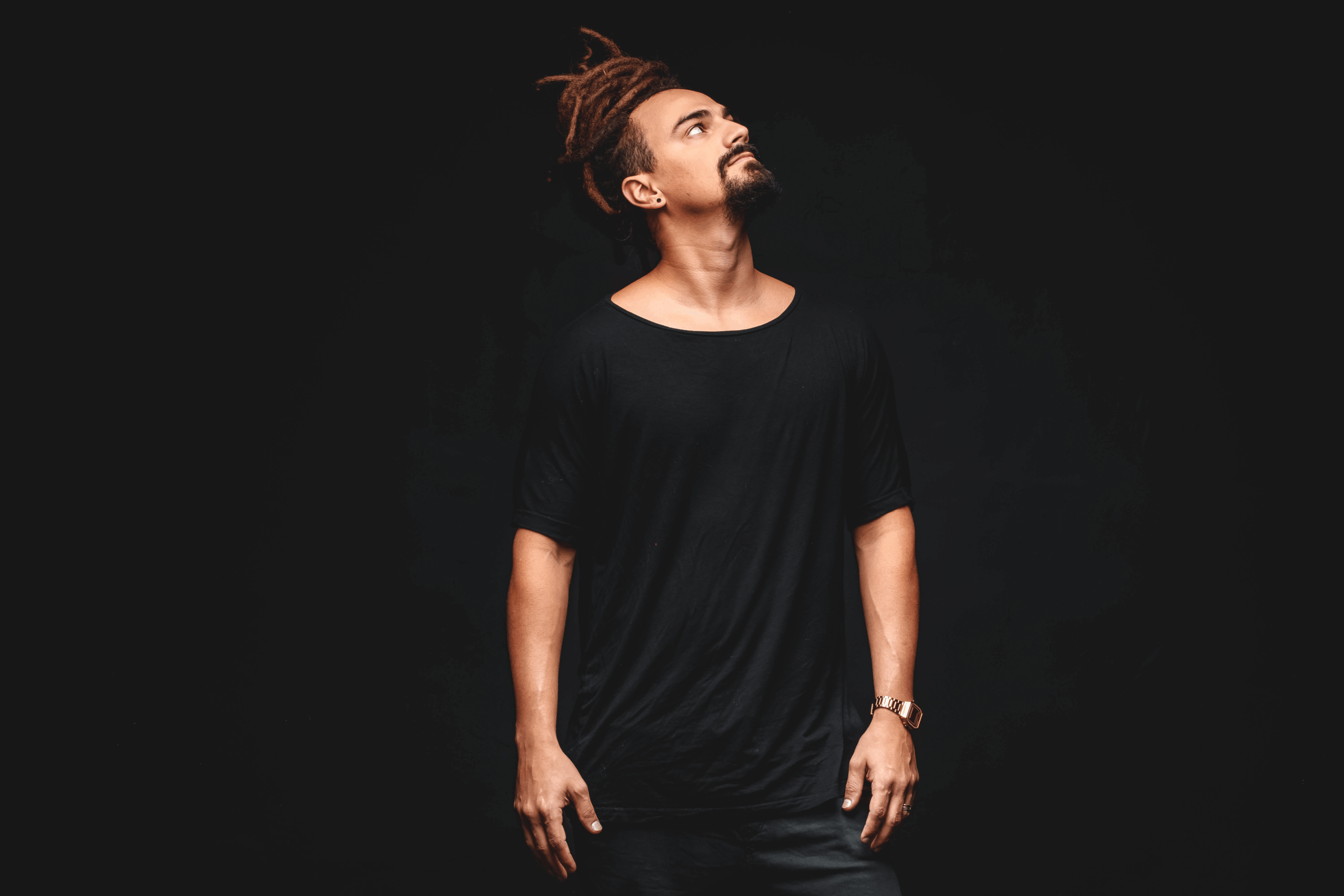 Com influências do electro techno dos anos 2000, DJ Glen reafirma nova era da Discotech em “From Out Of Space”