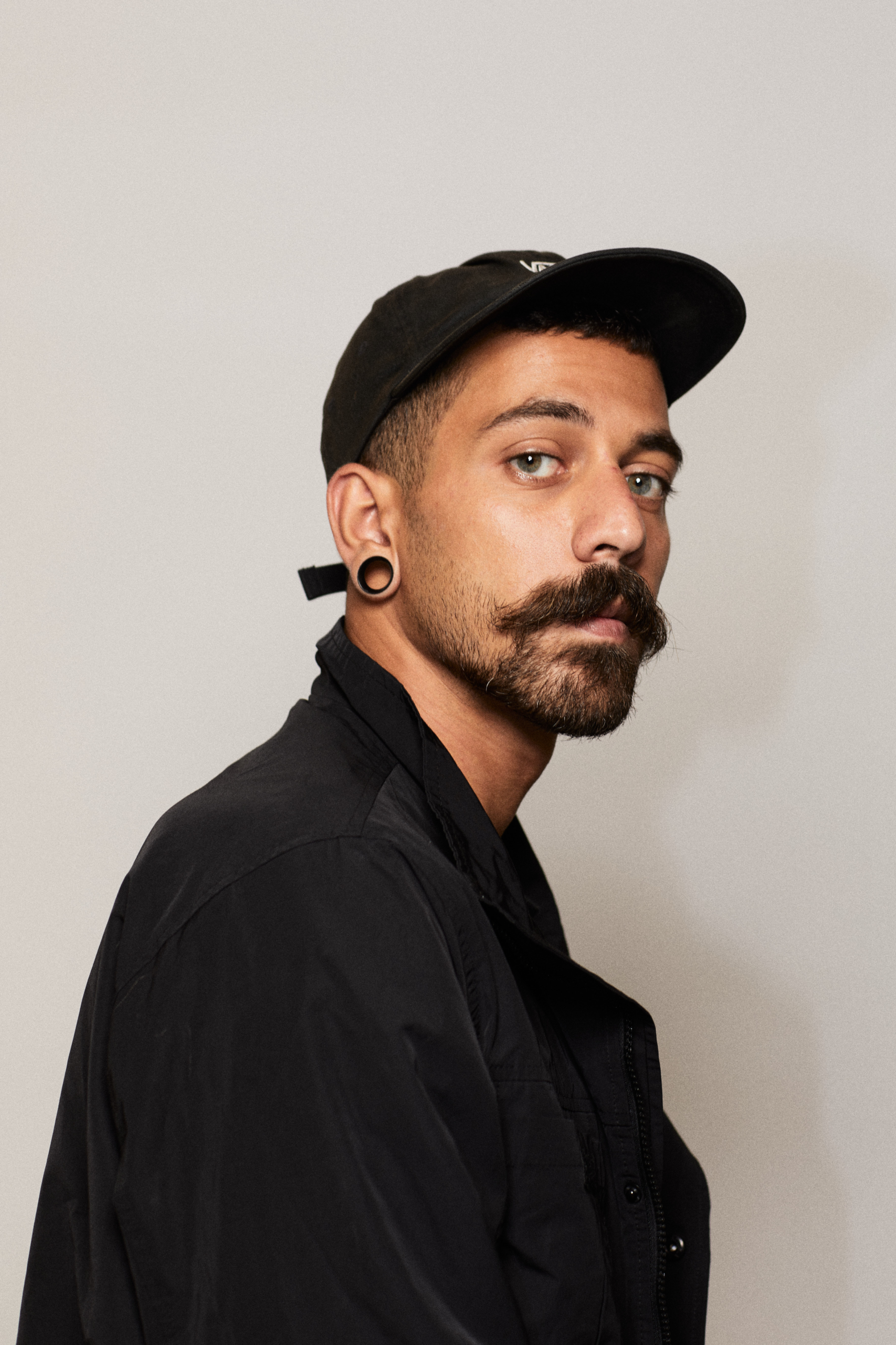 OMRI. retorna ao Brasil para o Carnaval 2026