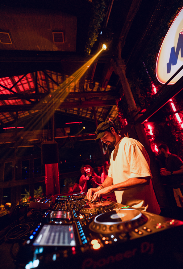 MAZ ASSUME O COMANDO DO FERIADO NO PRIVILÈGE BÚZIOS COM EXTENDED SET ESPECIAL