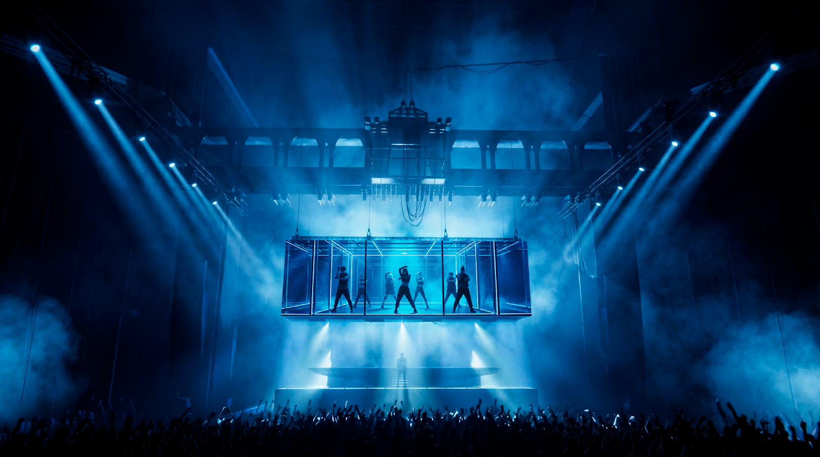 Alok sobe ao palco com sua família e leva o público à origem de sua história em prévia de “Rave The World” no Greenvalley