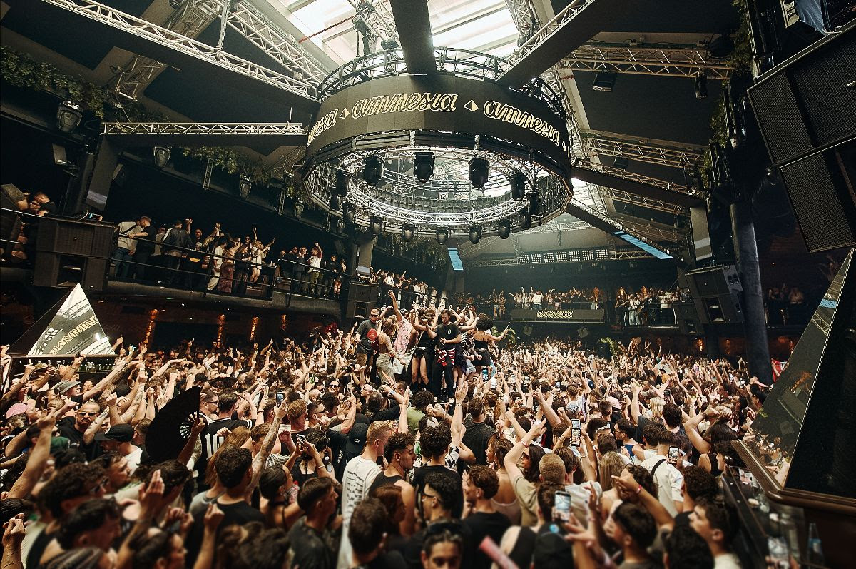 Opening Party da Amnesia se estende por mais de 24 horas e três venues enquanto o icônico clube de Ibiza celebra 50 anos de pista