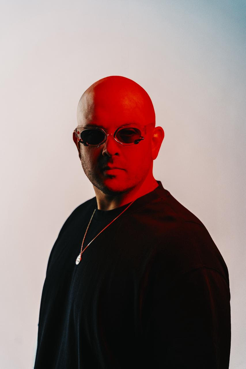 Victor Ruiz encerra ciclo de singles com “Technicolor”, último capítulo antes da chegada de seu álbum de estreia