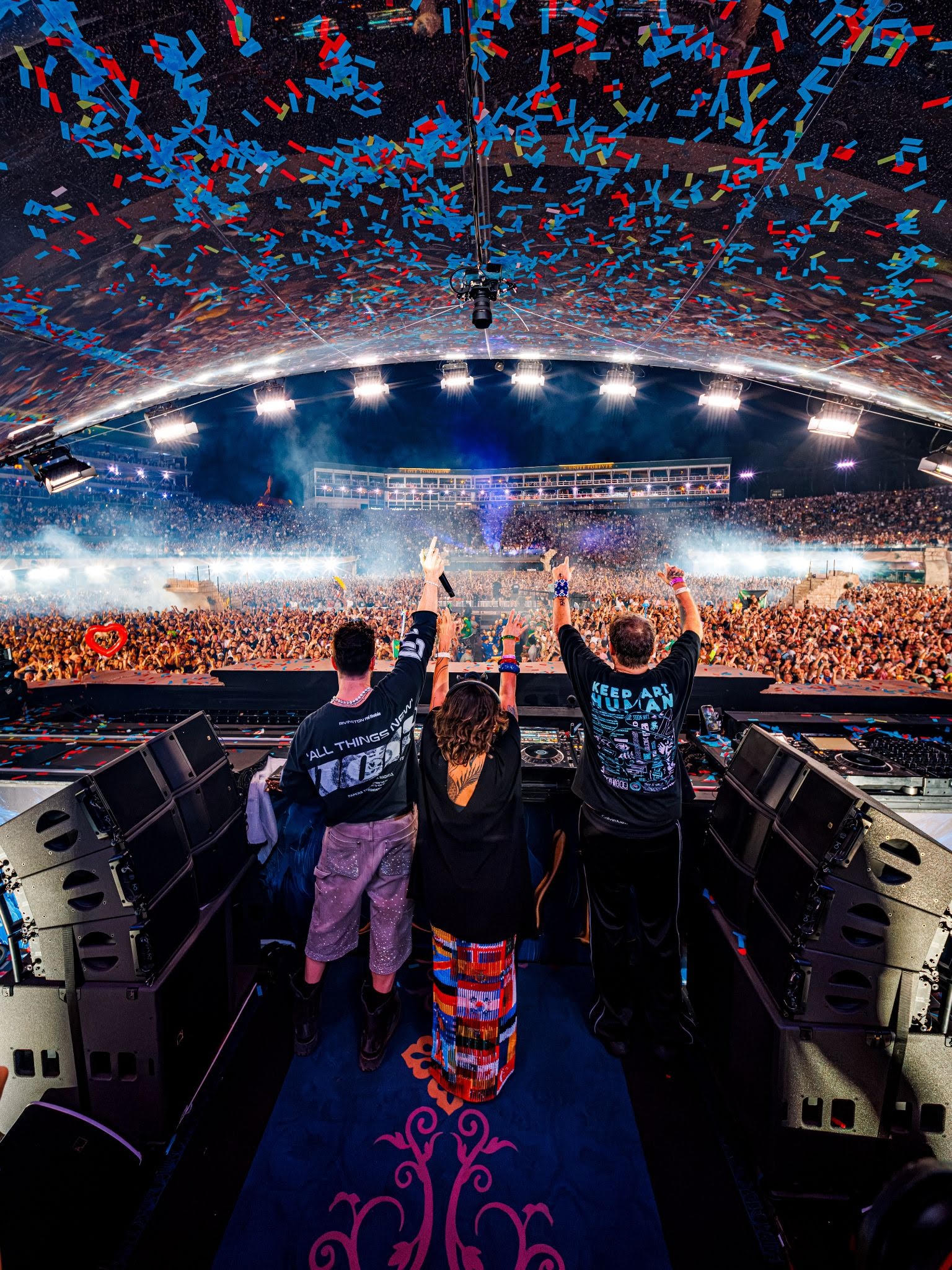 Alok domina o Mainstage do Tomorrowland com set vibrante e homenagem ao pioneirismo dos pais