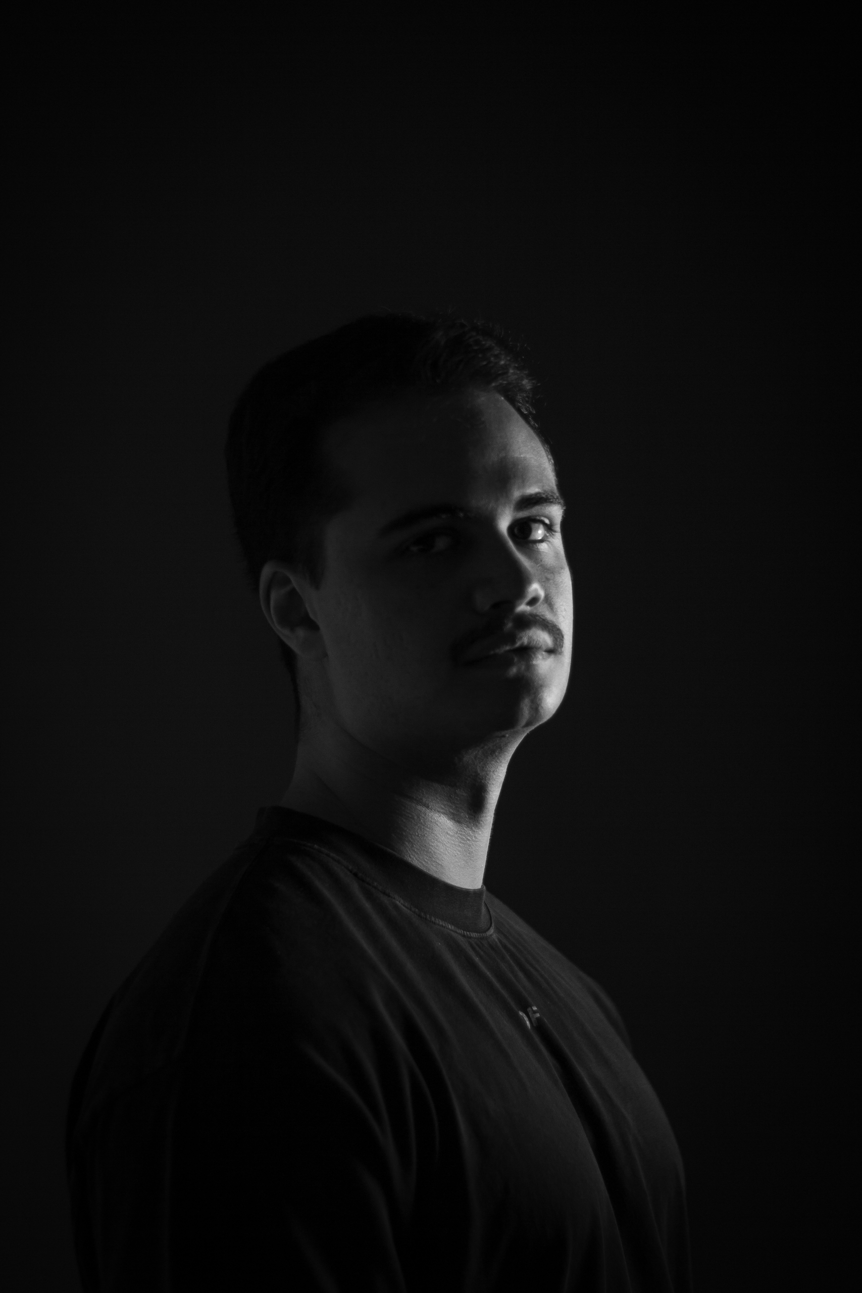 Pedro B (BR) apresenta “Too Good” e estreia nova fase voltada ao house comercial
