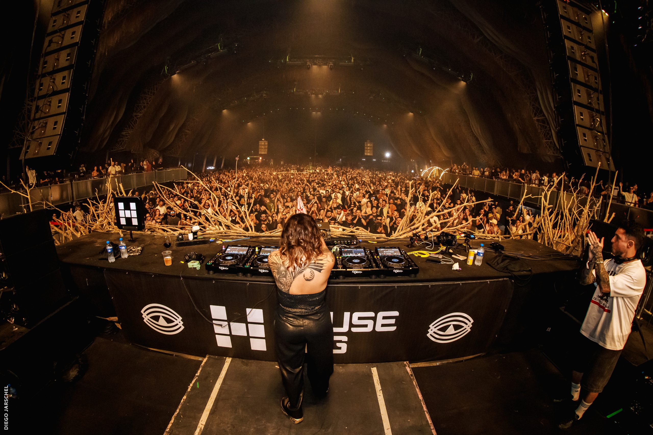Com quase metade de mulheres e inclusão indígena e PCD, House Mag Festival divulga lineup pautado pela diversidade
