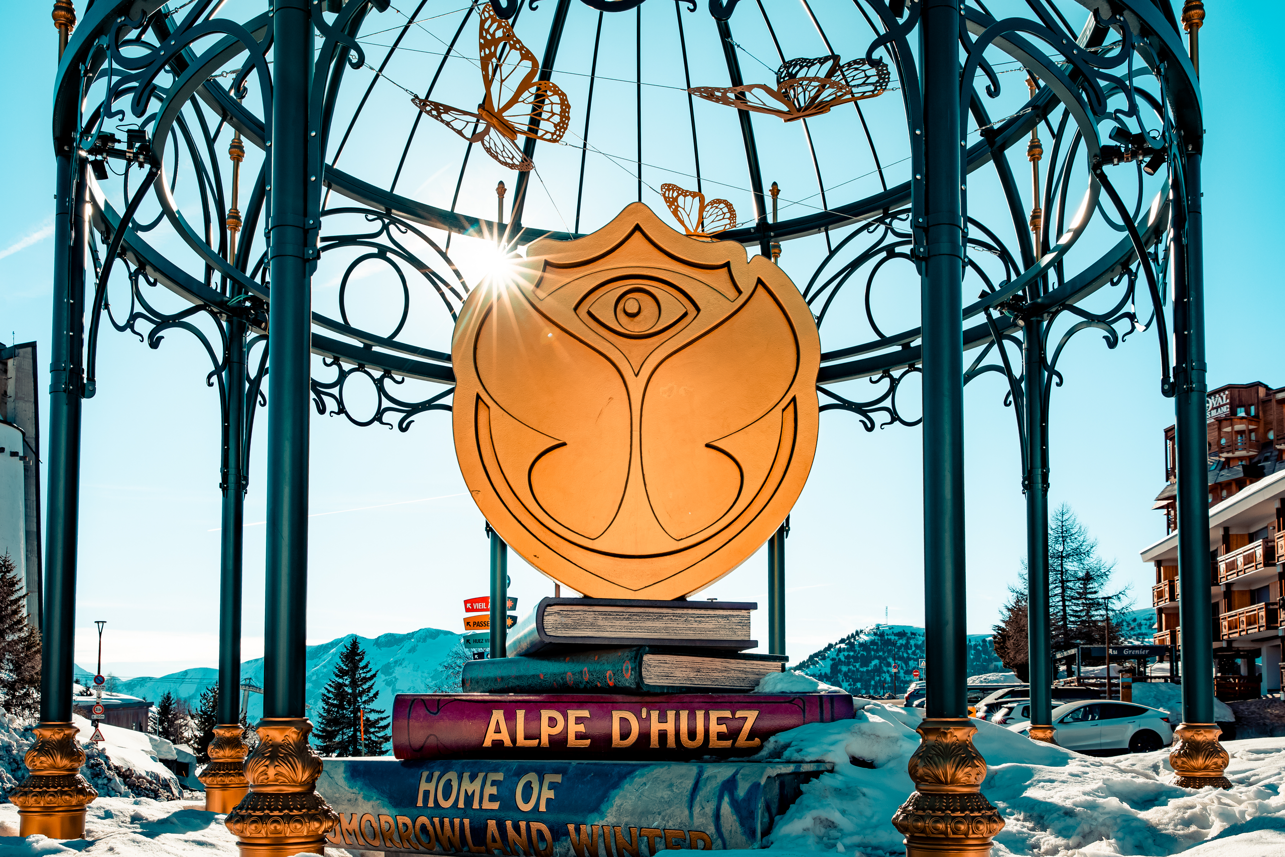 Tomorrowland Winter 2027 retorna a Alpe d’Huez com música eletrônica, esqui e experiências nas montanhas