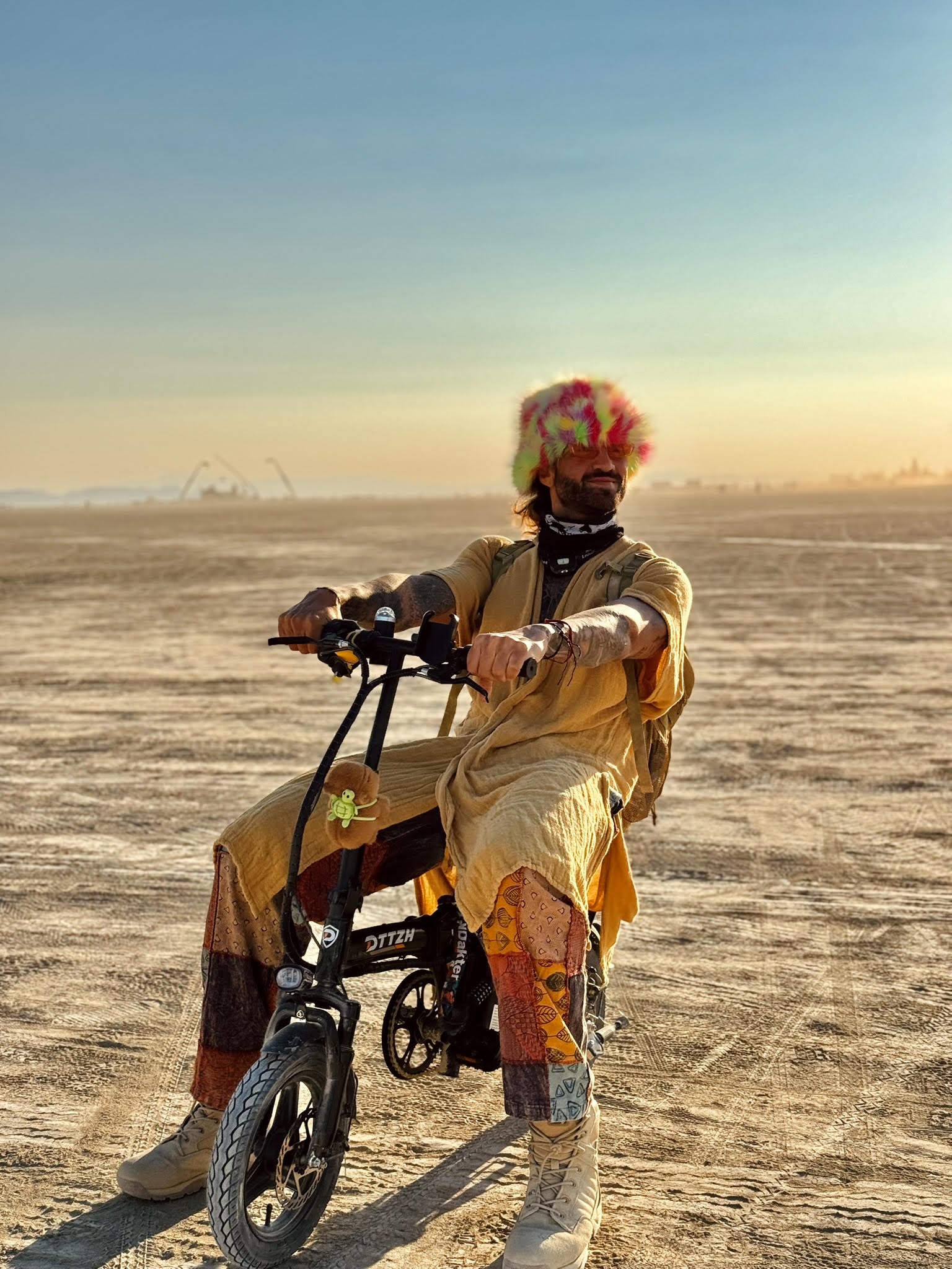 De volta ao Burning Man, Greggio comanda dois art cars celebrados, após três hits pela Diynamic
